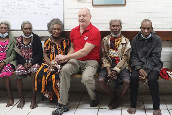 Murray Sheard, CEO, cbm NZ, visiting patients at the Goroka Eye Unit in Papua New Guinea